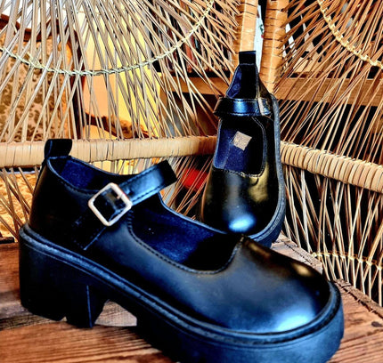 Platform Shoes - Yatva