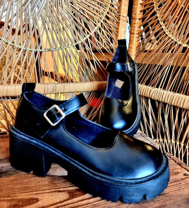 Platform Shoes - Yatva