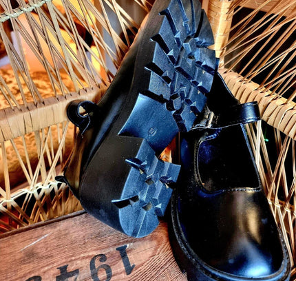Platform Shoes - Yatva