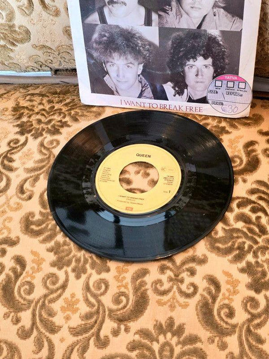 Queen – I Want To Break Free Vinyl Record - Yatva