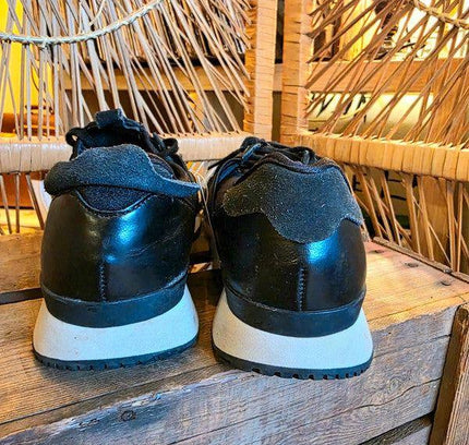Retro Adidas Sneakers - Yatva
