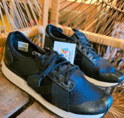 Retro Adidas Sneakers - Yatva