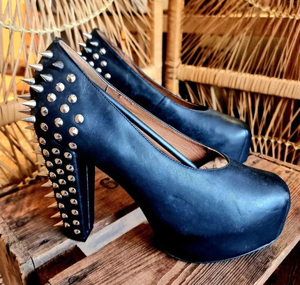 Retro Brand New Office London Heels - Yatva