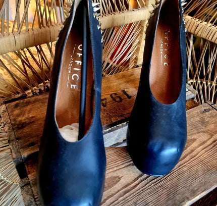 Retro Brand New Office London Heels - Yatva