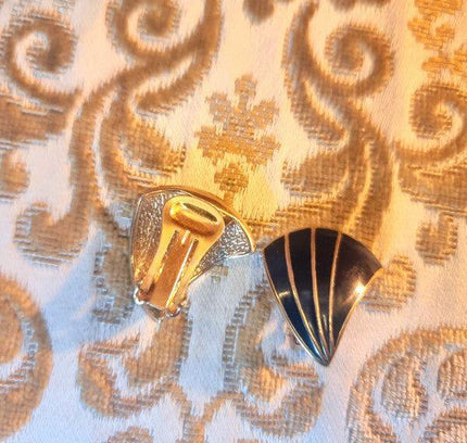 Retro Clip On Earrings - Yatva
