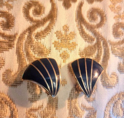 Retro Clip On Earrings - Yatva