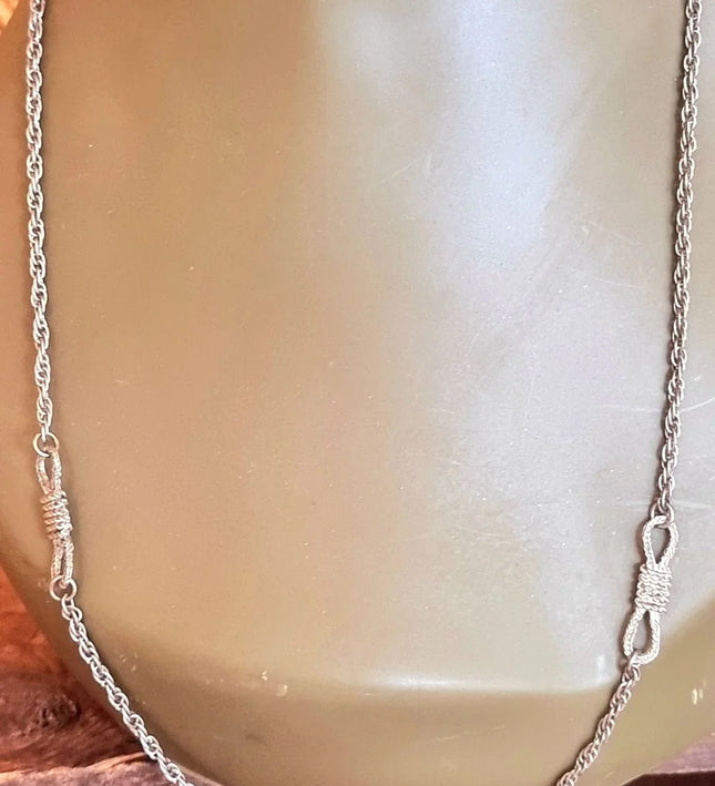 Retro Silver Necklace - Yatva