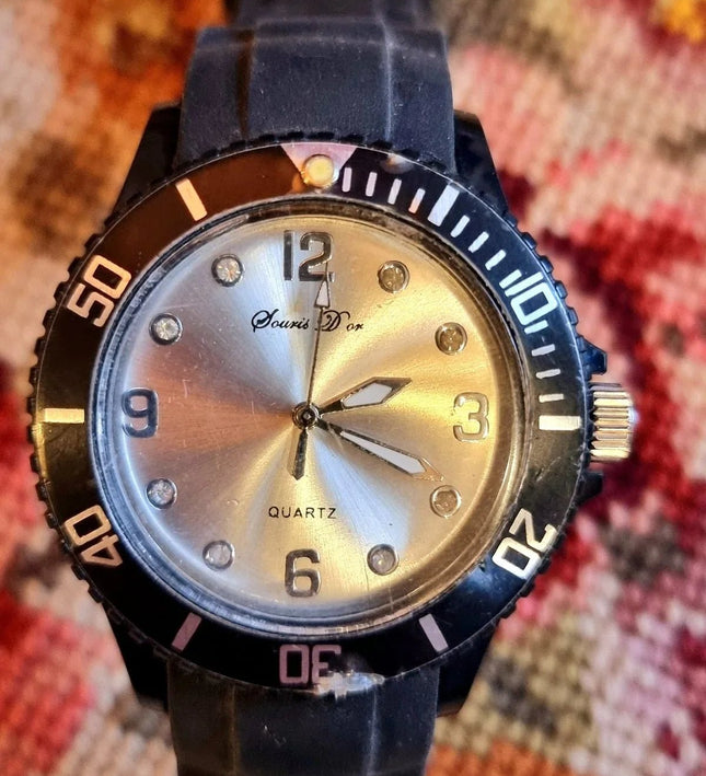 Retro Souris D'or Quartz Watch - Yatva