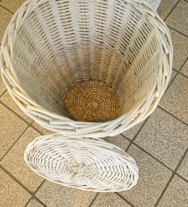 Retro White Woven Wicker Basket with Lid - Yatva