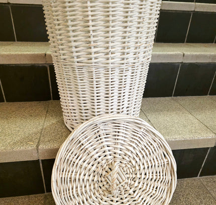 Retro White Woven Wicker Basket with Lid - Yatva