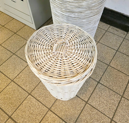 Retro White Woven Wicker Basket with Lid - Yatva