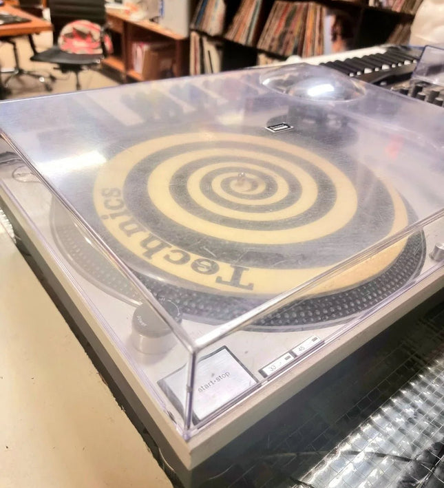 Technics Quartz Turntable SL1200 - MK2 Record Player - Yatva