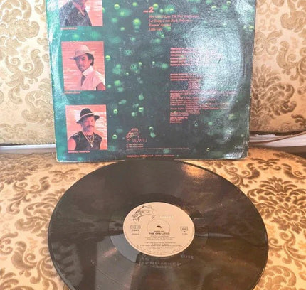 The Chi - Lites – Steppin' Out Vinyl Record - Yatva