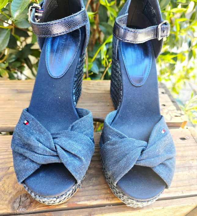 Tommy Hilfiger Iconic Elena Metallic Canvas Platform Sandals Shoes - Yatva