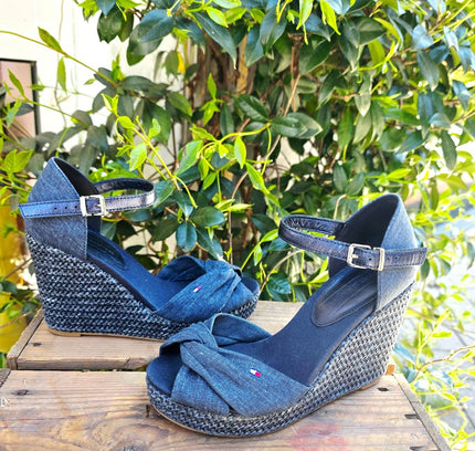 Tommy Hilfiger Iconic Elena Metallic Canvas Platform Sandals Shoes - Yatva