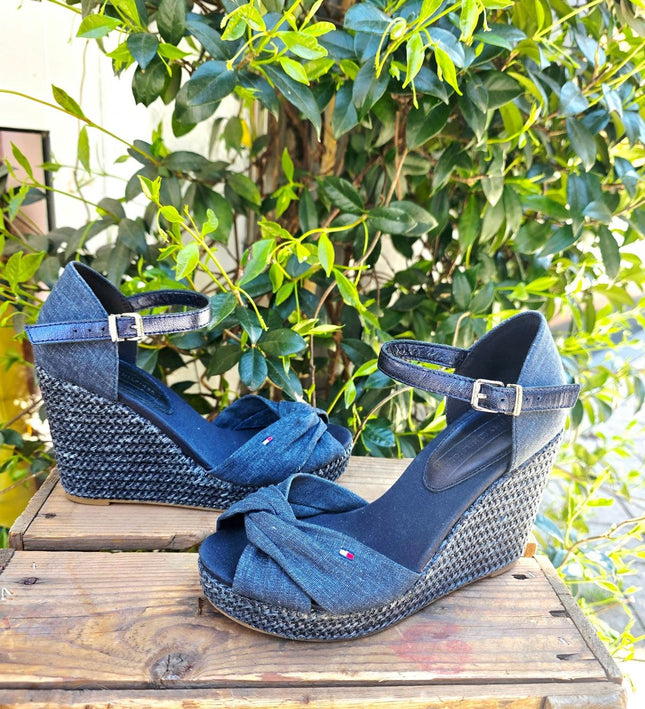 Tommy Hilfiger Iconic Elena Metallic Canvas Platform Sandals Shoes - Yatva