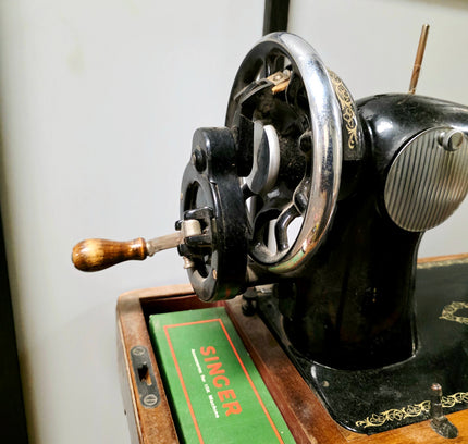 Vintage 1951 Singer 15K88 Hand Crank Sewing Machine | Kilbowie Scotland | Dutch Manual & Accessories - Yatva