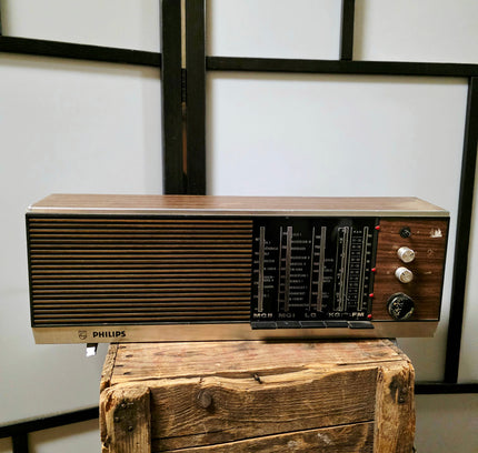 Vintage 1960s Philips Philetta de Luxe 380 Radio - Tabletop Receiver - Not fully functional - Yatva