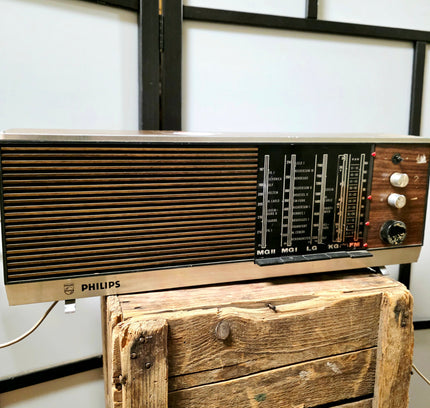 Vintage 1960s Philips Philetta de Luxe 380 Radio - Tabletop Receiver - Not fully functional - Yatva