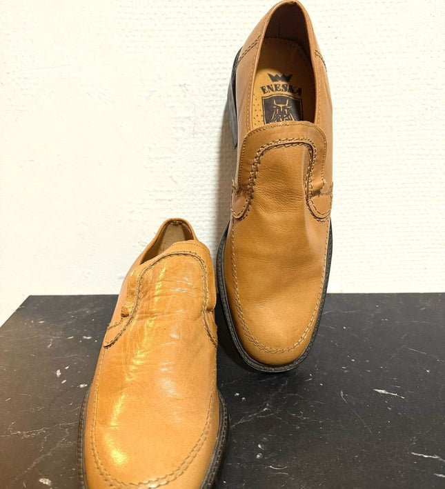 Vintage 1970's Eneska Shoes - Brand New - Yatva