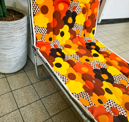 Vintage 1970s "Flower Power" Sun Lounger – Retro Garden Stretcher - Yatva