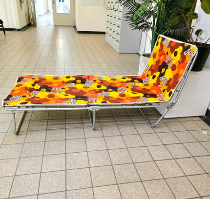 Vintage 1970s "Flower Power" Sun Lounger – Retro Garden Stretcher - Yatva