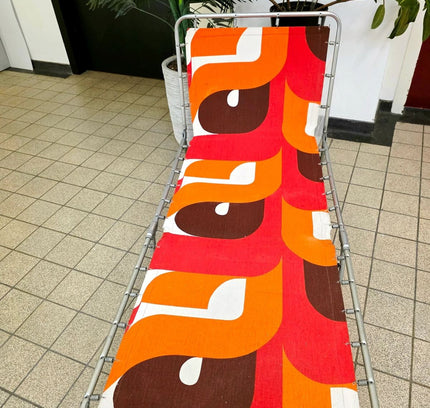 Vintage 1970s Folding Sun Lounger. Iconic 70s Psychedelic Pattern - Yatva