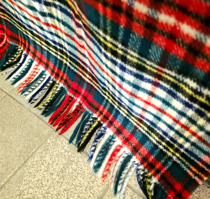 Vintage 1970s Hatéma Reversible Tartan Blanket / Throw - Yatva