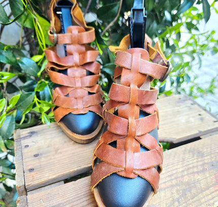 Vintage 1970s Leather Gladiator Clogs Shoes – Solid Wood Heel - Yatva