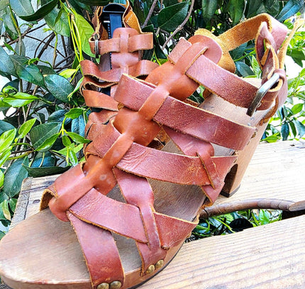 Vintage 1970s Leather Gladiator Clogs Shoes – Solid Wood Heel - Yatva