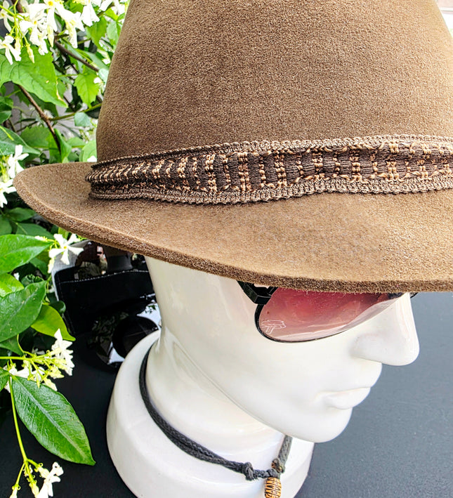 Vintage 1970s Súper Extra Brown Straw Fedora Hat with Braided Band - Yatva