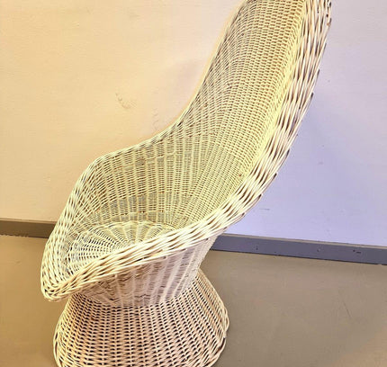 Vintage 1970s Wicker / Rattan Lounge Chair - Yatva