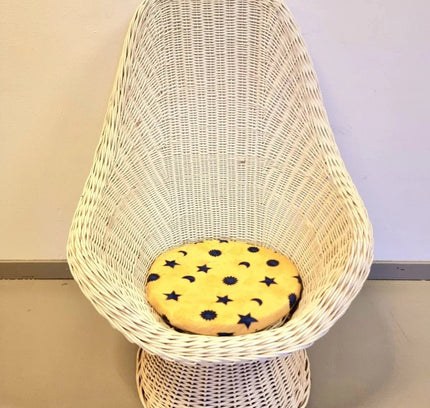 Vintage 1970s Wicker / Rattan Lounge Chair - Yatva