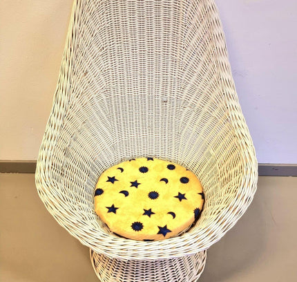 Vintage 1970s Wicker / Rattan Lounge Chair - Yatva