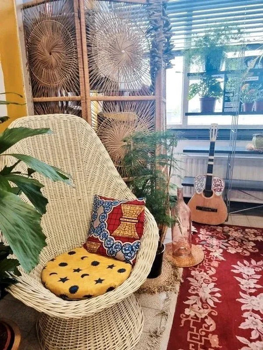 Vintage 1970s Wicker / Rattan Lounge Chair - Yatva
