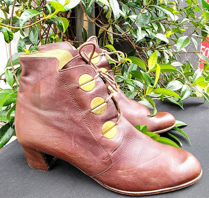 Vintage 1980s Cognac Brown Leather Button Ankle Boots - Yatva
