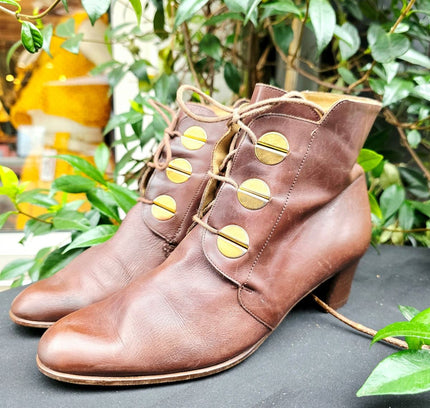 Vintage 1980s Cognac Brown Leather Button Ankle Boots - Yatva