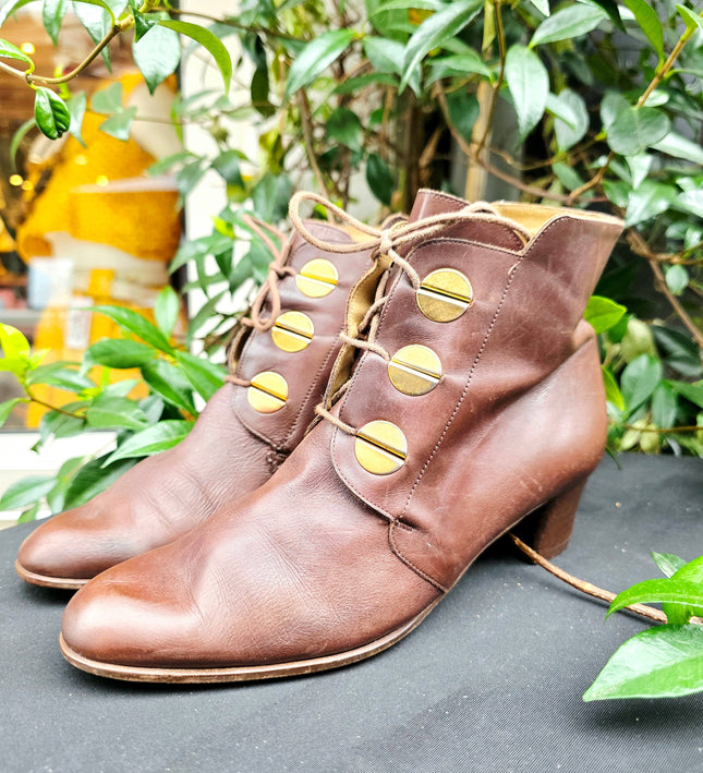 Vintage 1980s Cognac Brown Leather Button Ankle Boots - Yatva