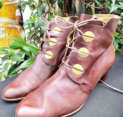 Vintage 1980s Cognac Brown Leather Button Ankle Boots - Yatva