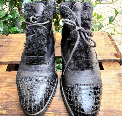 Vintage 1980's faux Fur Trim Ankle Boots - Yatva