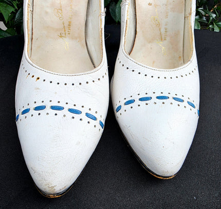 Vintage 1980s Nino Bergati White Leather Pumps (60s Retro Revival) - Yatva