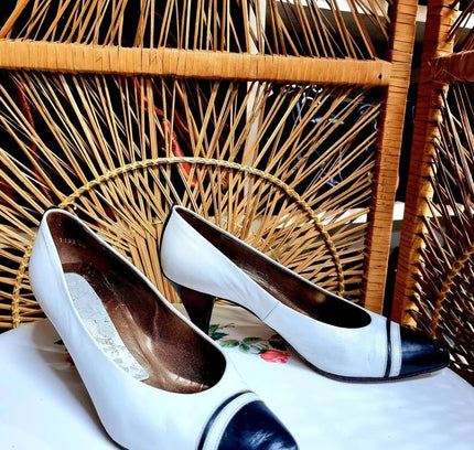 Vintage 1980's Peter Kaiser Shoes - Yatva