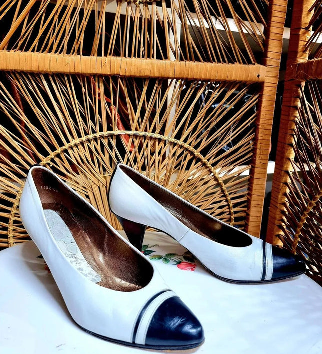Vintage 1980's Peter Kaiser Shoes - Yatva