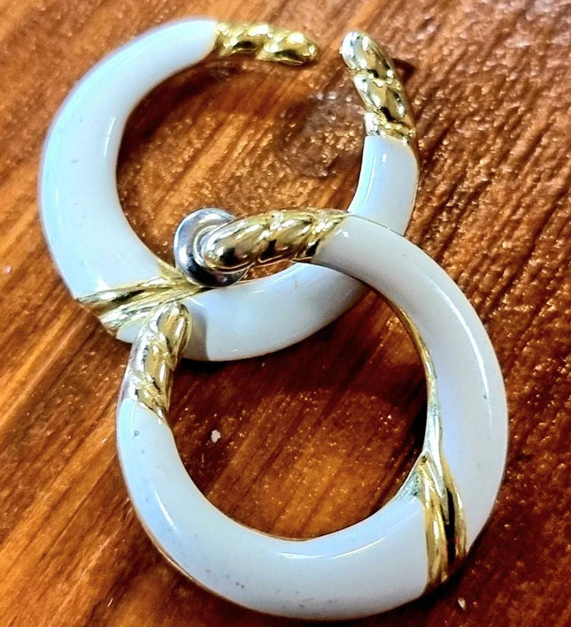 Vintage 1980s Pierced Earring - Yatva