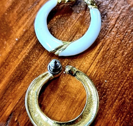 Vintage 1980s Pierced Earring - Yatva