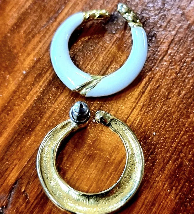 Vintage 1980s Pierced Earring - Yatva