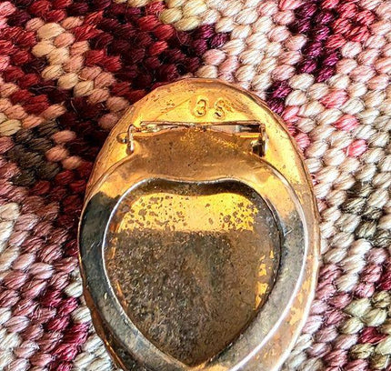 Vintage 30's Carved Cameo Scarf Clip - Yatva