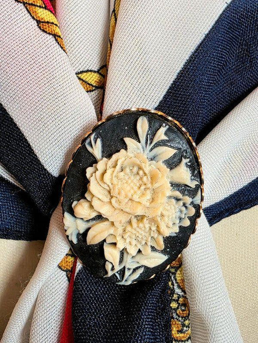 Vintage 30's Carved Cameo Scarf Clip - Yatva