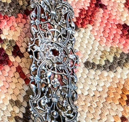 Vintage 40s / 50s Cut - Out Brooch - Yatva