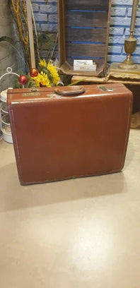 Vintage 40s / 50s 'Victor Luggage' Suitcase - Yatva